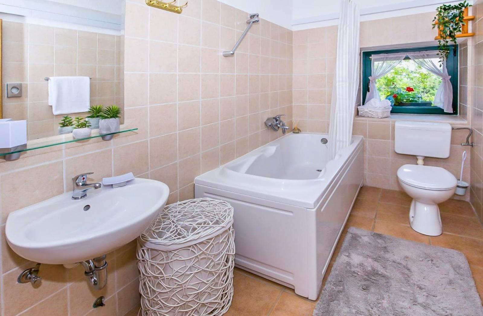 Villa Ognjistar In The Hinterland Of Makarska Riviera Zmijavci Zewnętrze zdjęcie